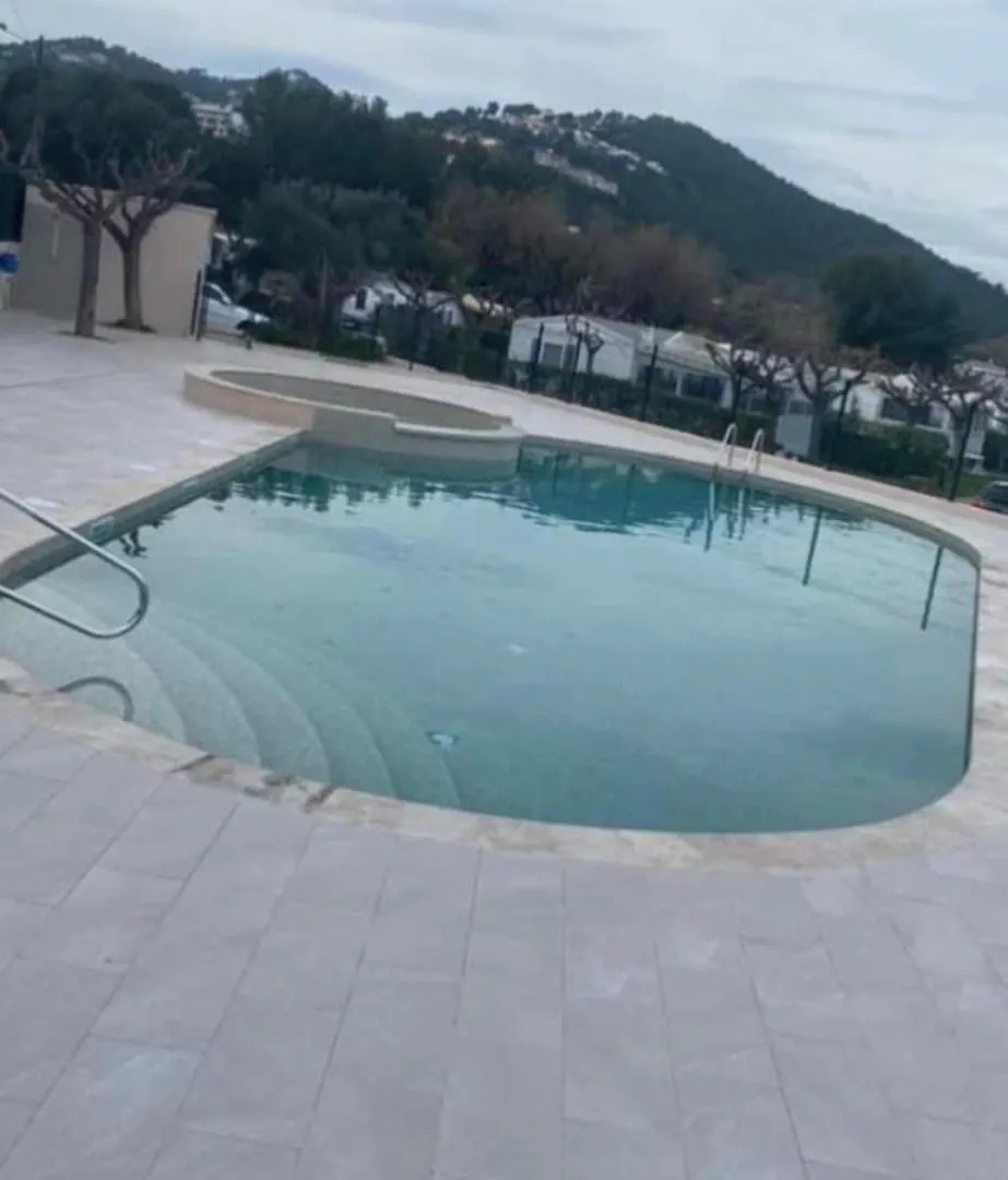 L Eden Hotel Hyeres 0*,  France